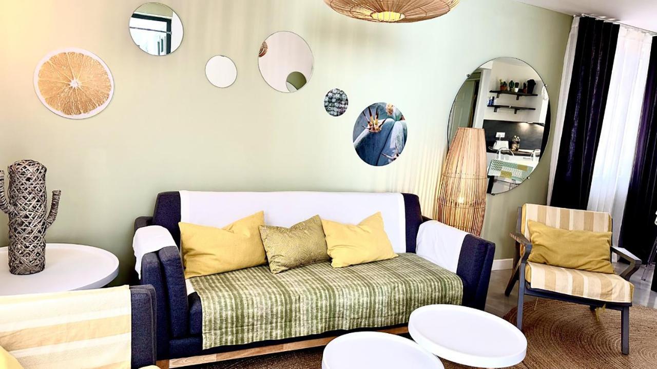 Les Cerisiers - Beach Apartment With Pool, Few Steps To The Beach Flic-en-Flacq Exterior foto